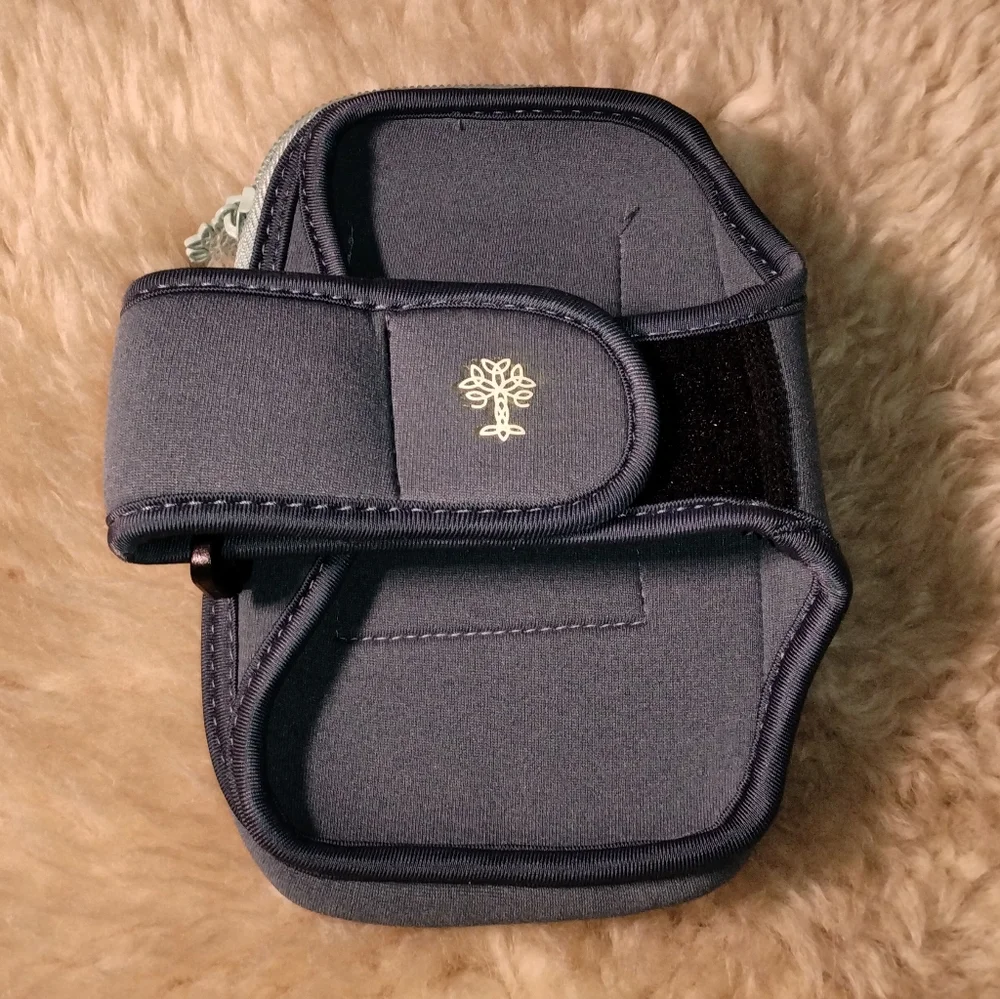Cellphone Holder Arm Band with Touch Screen 